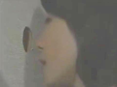 【ヘンリー塚本】はぁっ…熟女巨乳人妻が浮気相手にツバを飲ませている夫に興奮して寝取られる