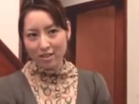 【ヘンリー塚本】今にも襲い掛かって来そうねぇえあなたにそんな勇気あるのかしら？…熟女爆乳人妻が挑発し手コキで寝取られる