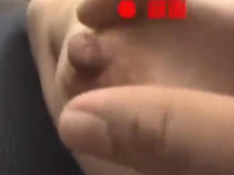 【ヘンリー塚本】貧乳気味な熟女の母親をバイブでオナニー後に中出しを強要して近親相姦するバカ息子