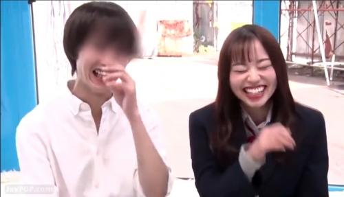 素人女子高生！カップルでマジックミラー号へGO！彼氏のチンポ当てクイズに挑戦！