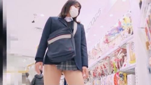 【パンチラ】立ってるだけでチラ見えちゃうミニスカJKちゃん…観察して素晴らしいエッチなチラリズムを記憶の残しませんか？