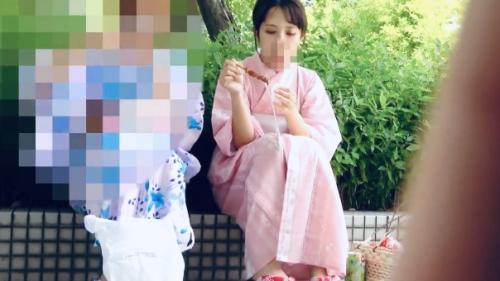 【パンチラ】夏祭りの近所の公園にて…浴衣お姉さん二人組に遭遇してオナニーしたくなる生々しい見せつけられた絶景