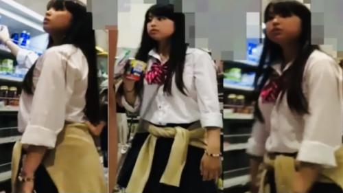 【パンチラ】よく利用するコンビニにて…昼食を買う制服女子たちのオナネタになる絶景を鞄に仕込んだ小型カメラでエロ尻ゲット