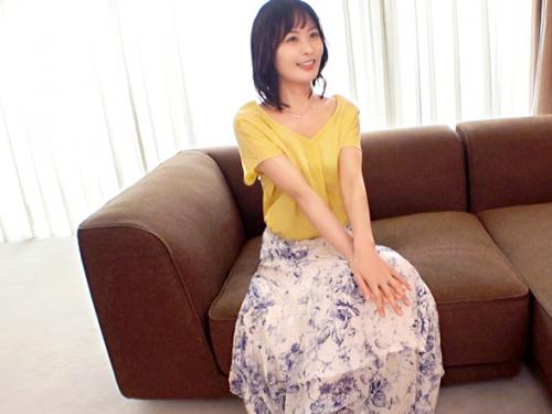 【熟女×ハメ撮り】三十路//ちっぱい美くびれプリ尻♥33歳お上品エロかわ美熟女※性欲溜め込んだ清楚ま◯こでド卑猥交尾！
