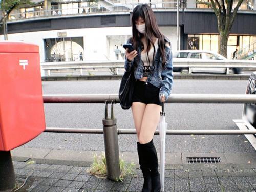 【鬼潮ギャル】美乳スレンダー//色白くびれプリ尻♥最強ショーパンブーツGAL美女※大量潮吹き性欲ま◯こでド変態交尾！