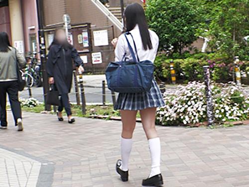 【素人×中出し】水泳部JK//色白むちエロ尻♥黒髪清楚ミニスカ制服JK美少女※競泳水着の従順ま◯こで中出し生姦交尾！