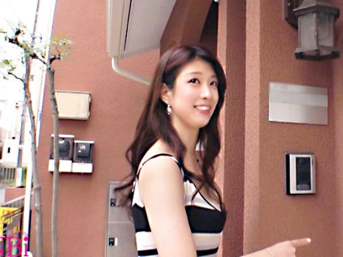 【レンタル人妻】三十路//豊乳Gカップえろ巨尻♥33歳お上品な美熟奥様※素人宅でギン勃ちチ◯ポに跨りド卑猥交尾！