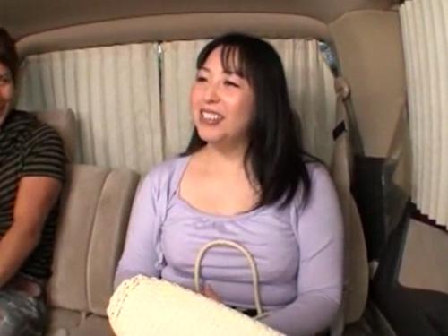 ムチムチ豊満ボディがソソる若作りしたおばさんナンパ❤謝礼で釣りおだててエッチな悪戯で欲情させて肉厚マンコに肉棒ハメ！