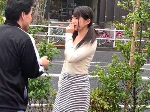 上京したてのあどけなさ残る幼顔女子大生ナンパして素股体験させたら❤擦れる刺激でパンティシミ付け発情して生ハメされ膣内射精
