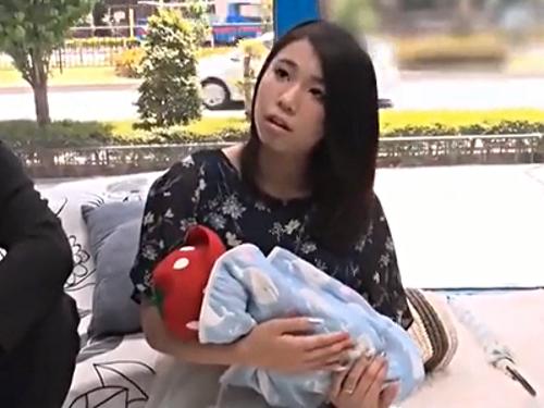 出産間もない子持ち夫婦ナンパしてMM号連れ込み❤奥様にデカチン過ぎて妻がセックスしてくれないと嘆く男性の悩み相談頼んだら…