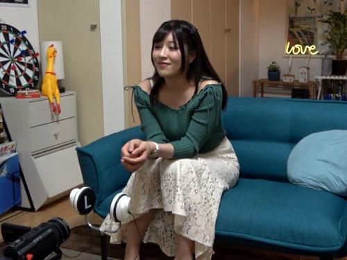 飲み会帰りに清楚な雰囲気の黒髪女子大生をヤリ部屋連れ込み❤流行りのASMR体験でエロ漫画朗読してHな気分にさせSEX盗撮