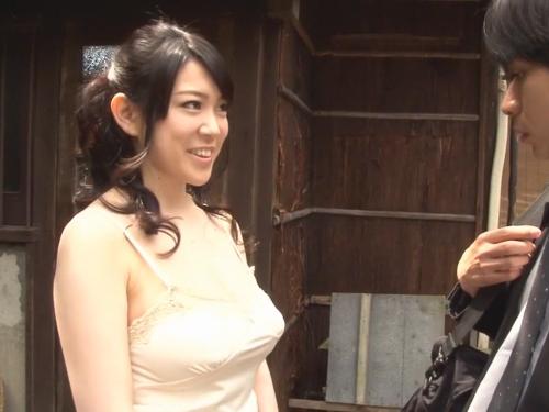 山奥の村に移り住んだ若い夫婦の爆乳嫁がカラダ捧げる儀式と知らずに参加したら…村の男達に夜這いされ輪姦大量精子膣内射精…