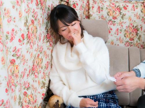 アンケート装いスレンダーで色白清楚な40代セレブ妻ナンパ❤謝礼で釣り下着チェック中玩具で悪戯して発情誘いそのまま生ハメ…