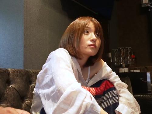 淫乱でショートカットスレンダー美人なAV女優と飲み会開催❤酔いが回りスケベになってきたら2次会のホテル連れ込み浴室SEX