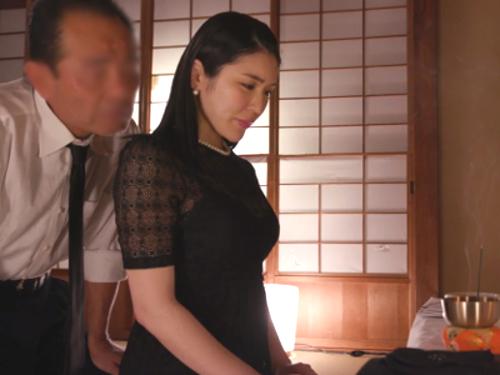 「旦那とは今日でお別れだ…服を脱いで」借金を残し亡くなった旦那のせいで金貸屋の男に無理やり囲われ緊縛調教される美人奥様…