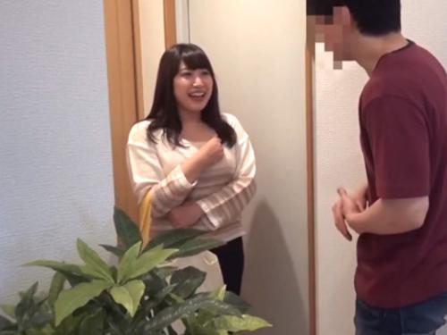 妻に逃げられ離婚しシングルファーザーになり…同情して世話を焼いてくれる近所のむっちりママ友に欲情我慢出来ず口説いたら…