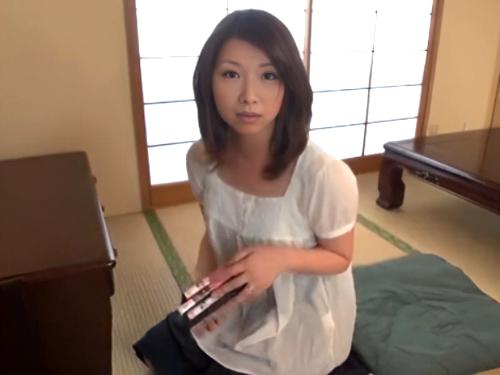 『お父さん…私でよければ下の世話…しましょうか…』旦那が海外赴任で欲求不満な息子嫁…義父がAV見てるのを知り自ら性処理を…