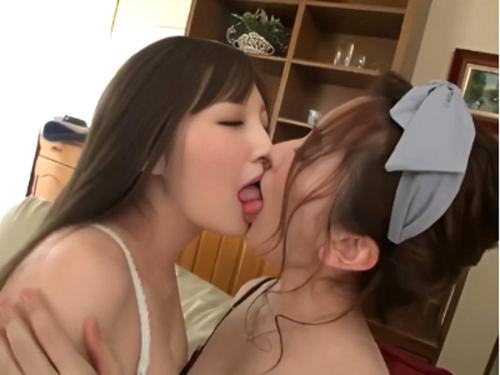三十路越えても美しさ保つレズビアンカップルが舌と舌を絡め合い濃厚な接吻と美白肌を密着させ愛撫し合う濃密レズSEX！