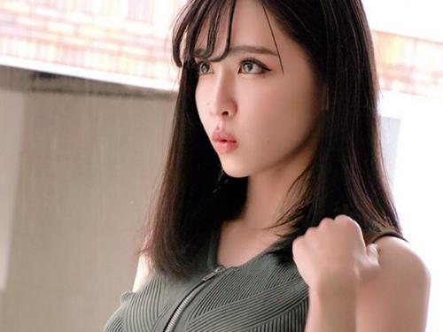 【宇佐美すい】ヌードフォト撮影中に、Ｈ爆乳人妻が初対面のデカチンモデルと密着し、ヌルっと生ハメ孕ませ挿入される偽撮影会…