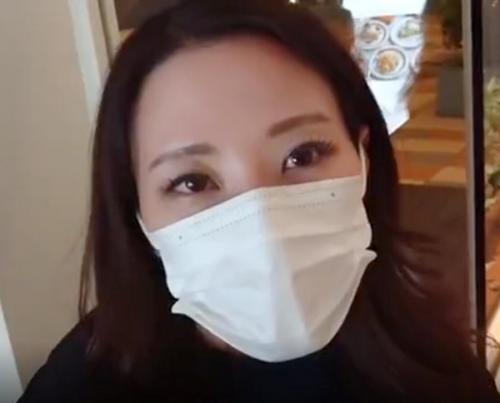 【人妻 ハメ撮り】淫乱熟女の美人家政婦が、夫より凄いギン勃ちチ●ポにムシャブリついて、乱れ狂う不倫性交…