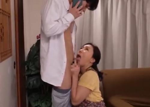 【中山穂香】娘の出産待ち中に、婿殿をフェラ誘惑し、疼く好色ま○こに、ずっぽりち●ぽを挿入させる、ビッチ義母…