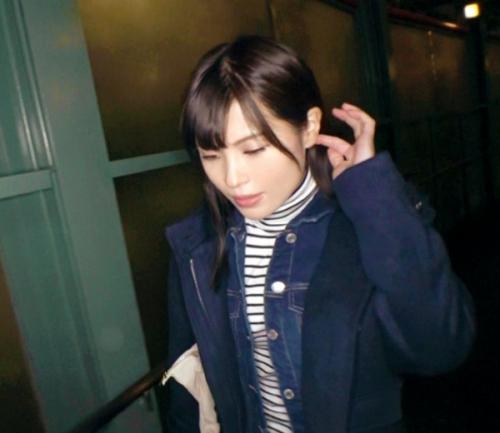 【星村真琴】スーパーで働く素人妻からSEXの逸材を発掘… パイパンおマ○コに巨根をねじ込まれて、ガチイキするドすけべ奥様