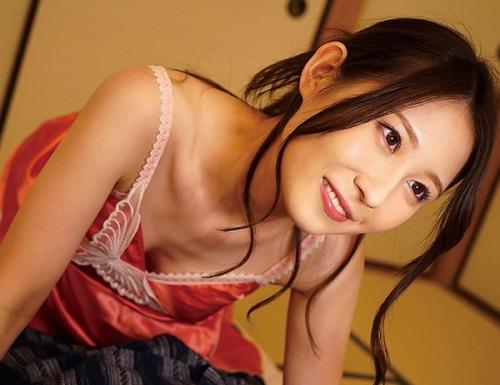 【飛鳥りん】息子の嫁が、不倫バレした義父を、旦那の目を盗んで自宅誘惑して、浮気ま◯この餌食にする痴女相姦…