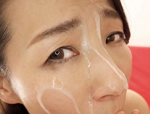 【よしい美希】小悪魔痴女のアラフォー義母が、息子が覗いてるのを知りながら、若い男を連れ込んで、フェラ顔射抜き…