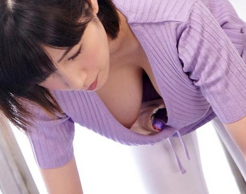【奥田咲】ごみ置き場で挨拶を交わした、巨乳人妻の浮きチラ、浮き乳首に我慢できず、その場でめちゃくちゃ即ハメ…