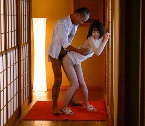 【天然かのん】あざとかわいい天然系の部下嫁を、血管浮き出たおやじ上司ち●ぽが犯す、孕ませNTR…