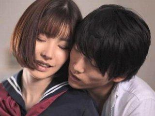 制服女子校生が大好きなクラスメイトにフラれた後イケメンの幼馴染に気持ちを伝え受け入れられてその場で生ハメ