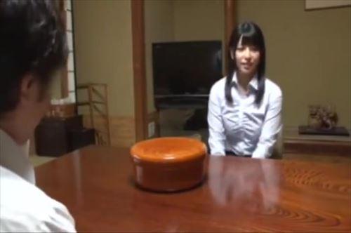 部屋が一緒で、大きい胸の女の子と過ごした