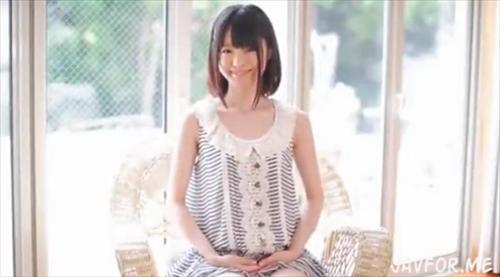 娘は処女性を失った後、完全に快感に夢中で、中毒状態にあります。