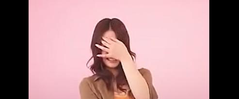 初出若幼女子カメ登場写真