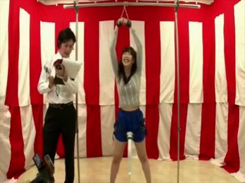 電撃的な快感が生じる性的な器具で、試験に集中できず、答えを間違えてタイムアップ