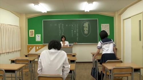 教師も、先にオナニーをする口を取り入れたセックスを見てから、歪曲教室で自慰行為をするようになった。