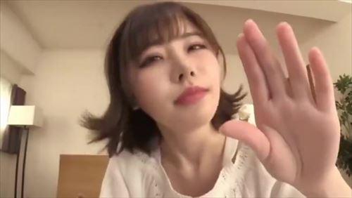彼氏を喜ばせるため、変身した彼女は、大胆に彼を誘惑。