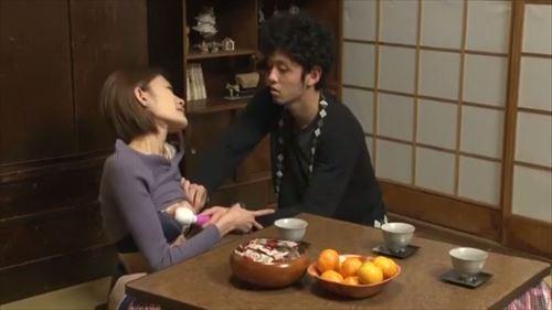 「ダメだってば！もう、お義父さん、熱いよ」