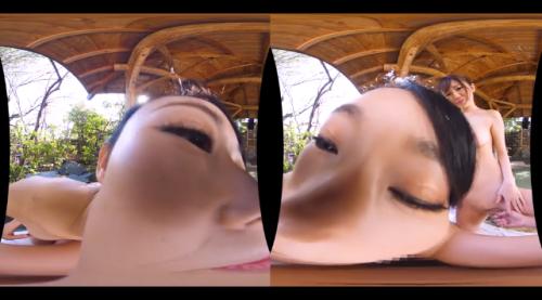 肉食系エロティックな女性は色気で男を翻弄する！いつものことながら控えめなデカパイ女が男女共同風呂温泉で裸身になり、若い男のペニスを侵す！