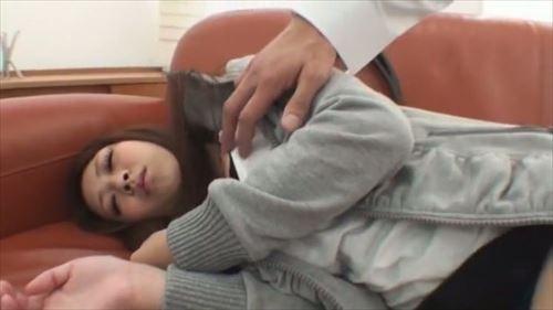彼女の乳首を舌で転がすと、快感が増していくのがわかった。