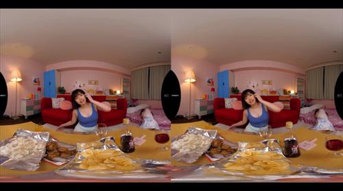 彼女の家には、パンチングバッグで彼女を誘惑する小悪魔が眠っている。