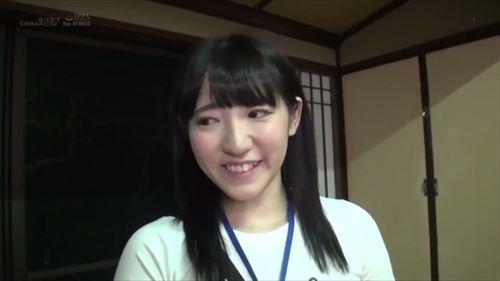 セクシーな下着で仕事する女性を想像すると、興奮してしまいます
