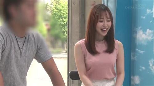 若い女性たちを次々と監禁し、性的な暴行を加える。