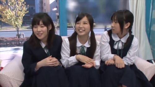 都会に来たばかりの学生たちをマジックミラー号に乗せ、言葉で誘惑し、スケベ的に快楽に導く