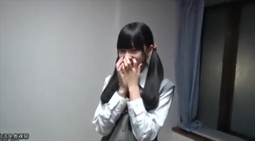 制服を身に着けて、生に凌辱する性行為をして、調教して性奴隷にする。