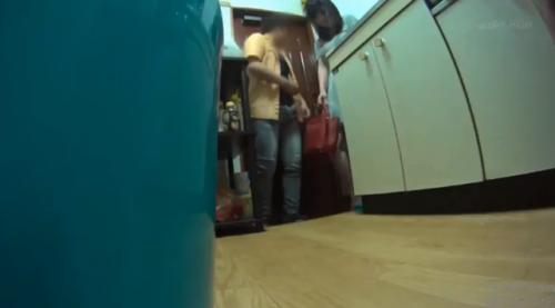 デカパイ娘を部屋に持ち込みひそかに撮影。恋人の性行為な姿を知らぬ間に録画されてしまう。