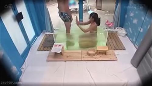 声掛けられた清純、水着の空気、初対面の男、男女風呂、海で楽しい。