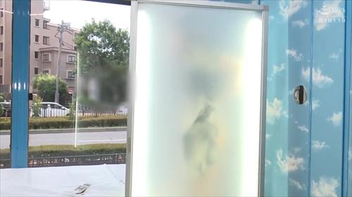 者ですが新商品の試着の感想をお願いしますはい新しいインナーウェア着る。