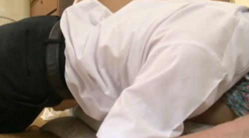 イチモツ、魅惑的なきれいな胸奥様巨大な男性器の激えろ父親子息が覗く