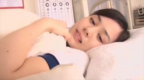 苦悩しながら快感に身を任せる
